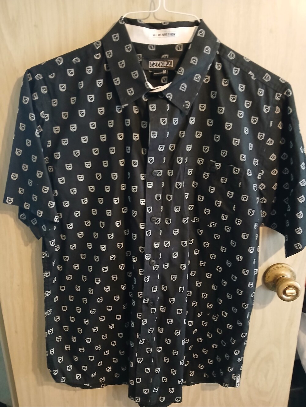 EZEKIEL SHIRT MEN'S MEDIUM BLACK & WHITE GEOMETRIC PRINT SHORT SLEEVE BUTTON UP